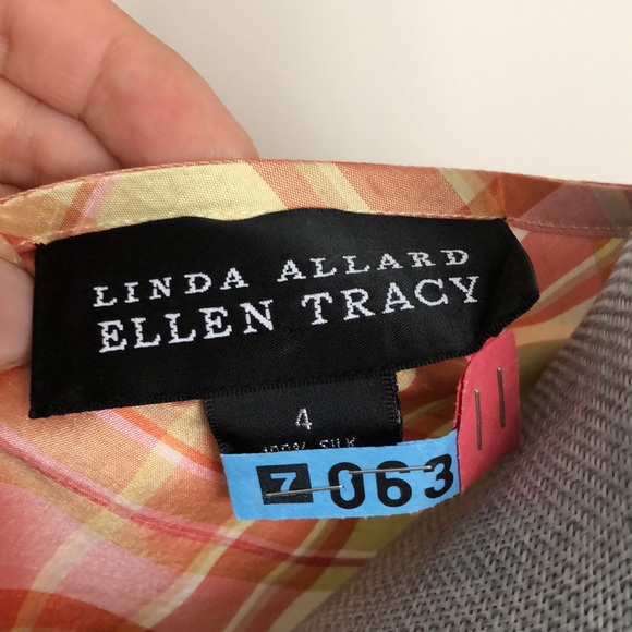 Ellen Tracy 100% Silk Wrap Top - Picture 10 of 11